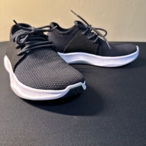 Vessi waterproof tennis shoes size 7W